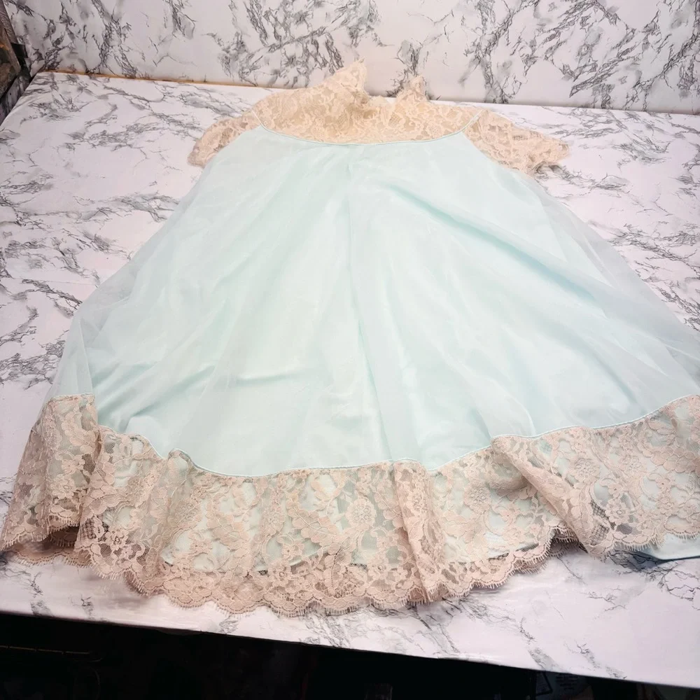 Vintage 1960s pale blue chiffon peignoir nightgown robe delicate lace sleeves - Picture 8 of 15